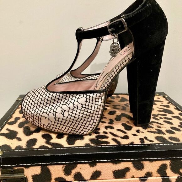 Iron Fist Caught Kewpie Killer Platform Heels - Picture 3 of 15